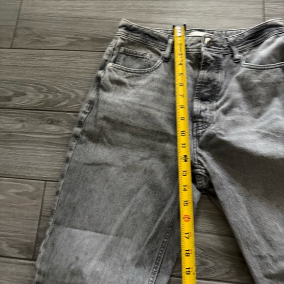 River Island|Gray high waisted,straight leg Jeans with raw hem•••size 12,staple - Picture 15 of 16